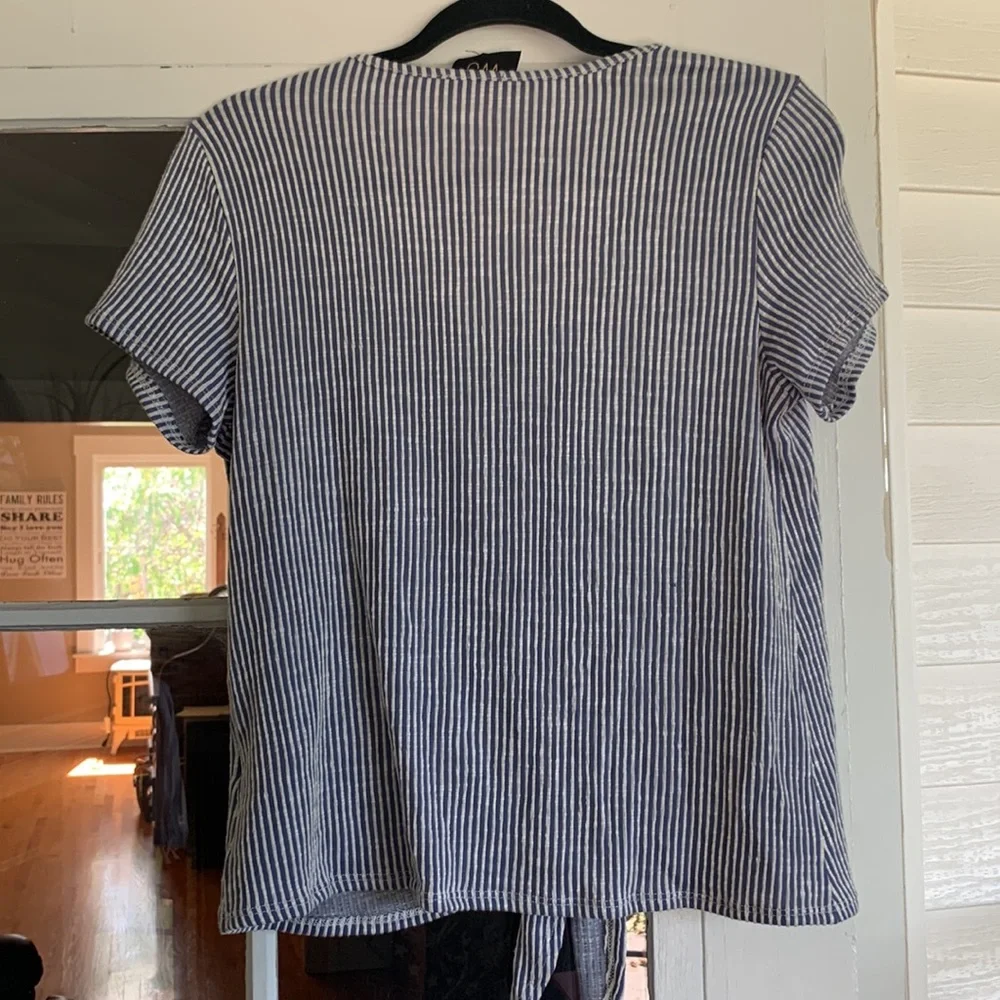 NWOT W5 Short Sleeve Top - Picture 5 of 5